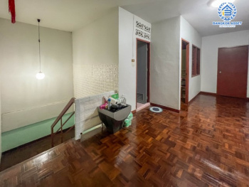 *****ทาวน์เฮ้าส์มือสองย่านกรุงเทพฯ ม.บัณฑิตโฮม วิภาวดี76 เนื้อที่มากถึง 22.5 ตร.ว. ฟังก์ชัน 3 ห้องนอน 2 ห้องน้ำ 1 ที่จอดรถ บ้านพร้อมอยู่ ต่อเติมครัว บนทำเลดีติดถ.วิภาวดี-รังสิต ใกล้รถไฟฟ้าสายสีเขียว "สถานีคปอ." และทางด่วน "ดอนเมืองโทลเวย์" จองด่วน!